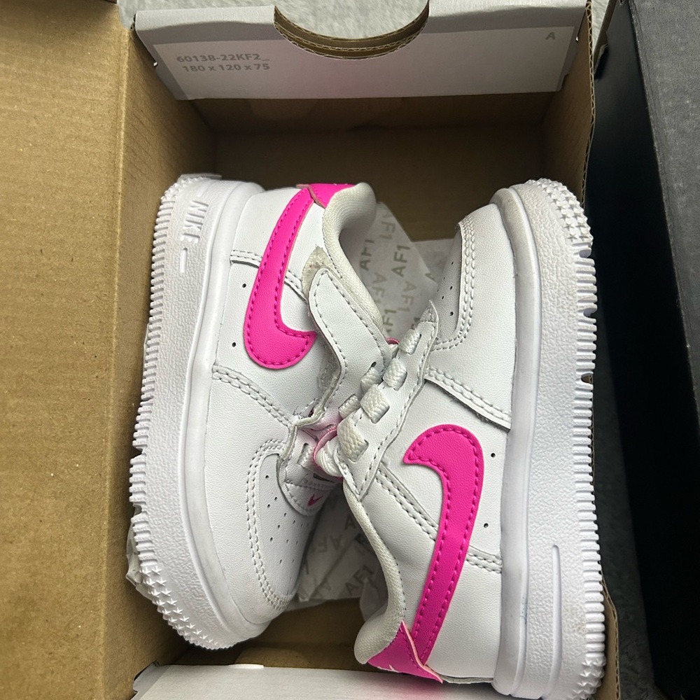 Nike Kids Sneakers White with Pink Accents